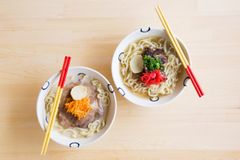 ミシュラン麺職人と人気陶芸家が『沖縄そば』でコラボ！「島豆腐と、おそば。真打田仲そば」名護市にオープン