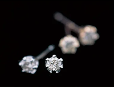 ダイヤモンドプチピアス