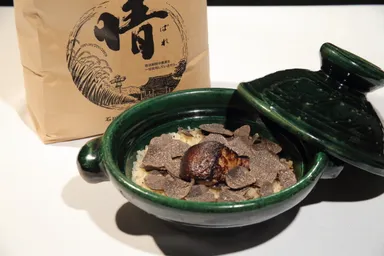 フォアグラとトリュフ コンソメ土鍋ご飯