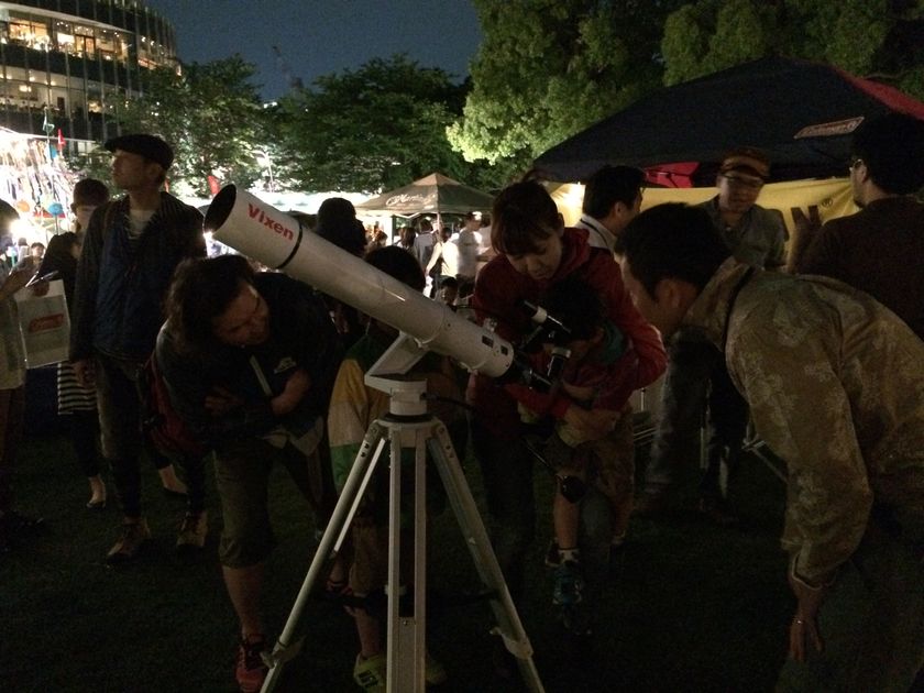 ＜ 鳴海ハウジングセンター×ビクセン ＞
住宅展示場で、宇宙を感じる夜のくらしを楽しむ
“スターパーティ”に協力