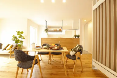 光冷暖を完備したリビング