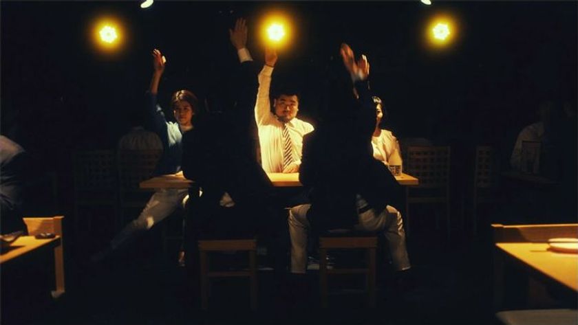 今年で発売25周年!しそ香る、こころ躍る、
しそ焼酎「鍛高譚(たんたかたん)」
軽快な“たんたかダンス”を披露!
25周年記念「たんたかダンス」新WEB CM公開