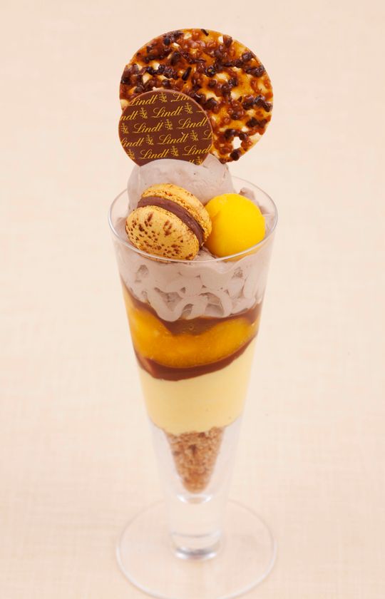 リンツ ショコラ カフェ 銀座店で春夏限定デザート
『ショコラパフェ マンゴー』が5月1日に新登場!