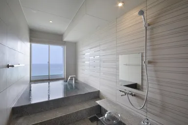 8階「浜水晶」特別室 露天風呂