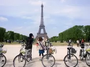 地元っ子の目線で旅する　電動自転車でめぐるパリ市内観光　パリの隠れた魅力を発掘！