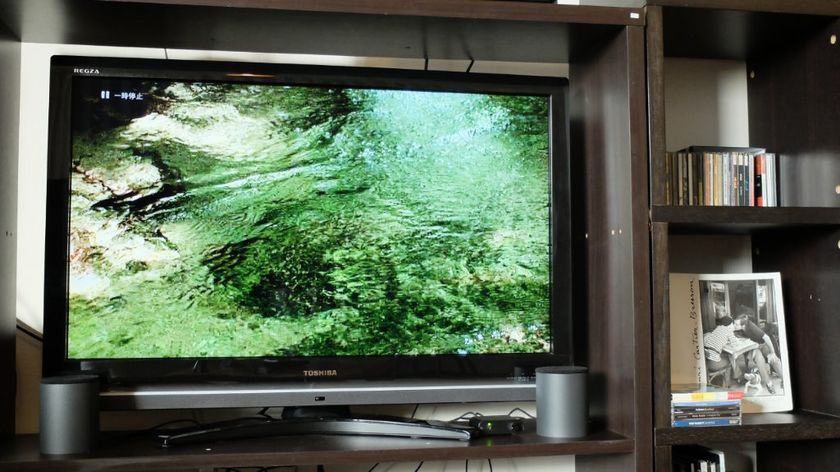 世界初！「見るテレビから聴くテレビへ」
　テレビ専用スピーカー新発売　
全国販売戦略のカギは「街の電器屋さん」！