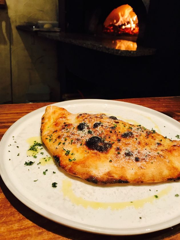 初夏にぴったり！ピリリと辛い新メニュー誕生！
話題の『蒸し豆』がピッツァ＆サラダに！
ピッツェリア・アルフォルノにて、
2017年5月10日(水)より販売