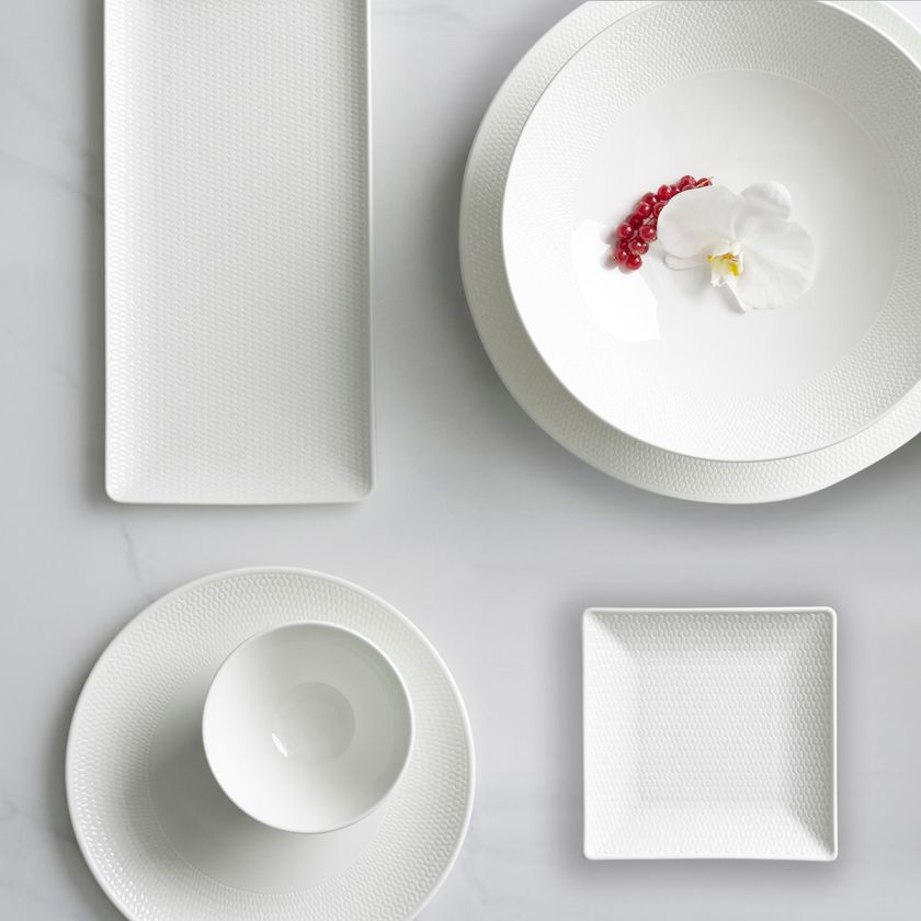 ウェッジウッド、『キャンドルホルダー』10月発売 英の教会をモチーフ