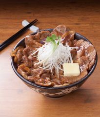 「伝説のすた丼屋」が札幌駅前に北海道初出店　＜オープン記念＞『北海道すた丼 ～濃厚バター醤油味～』6月1日(木)に全国発売