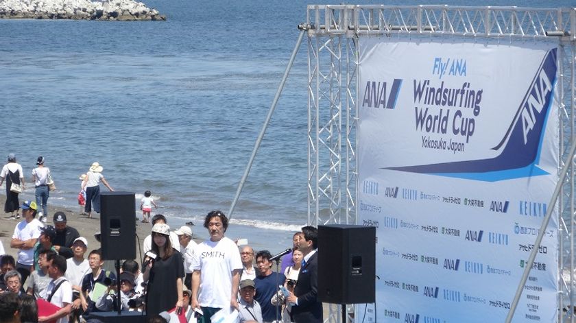 ANAウインドサーフィンワールドカップ会場を
たった1台で広域Wi-Fi化　
安定した大容量無線通信で全世界にライブ映像を配信