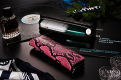 限定10個 ダイヤモンドパイソンレザー使用のIQOSケース　国産にこだわった贅沢仕様　Amazonで5/18に先行発売