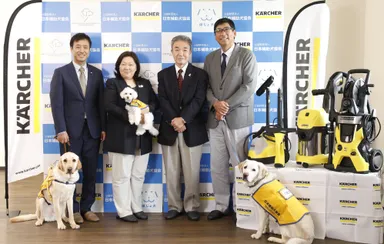 贈呈式の様子(2)