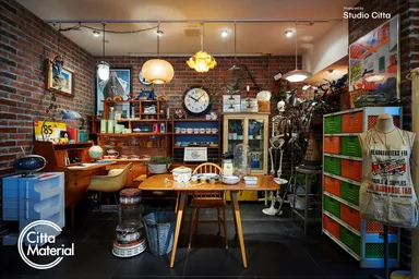 家具・雑貨などヴィンテージアイテムを多数販売