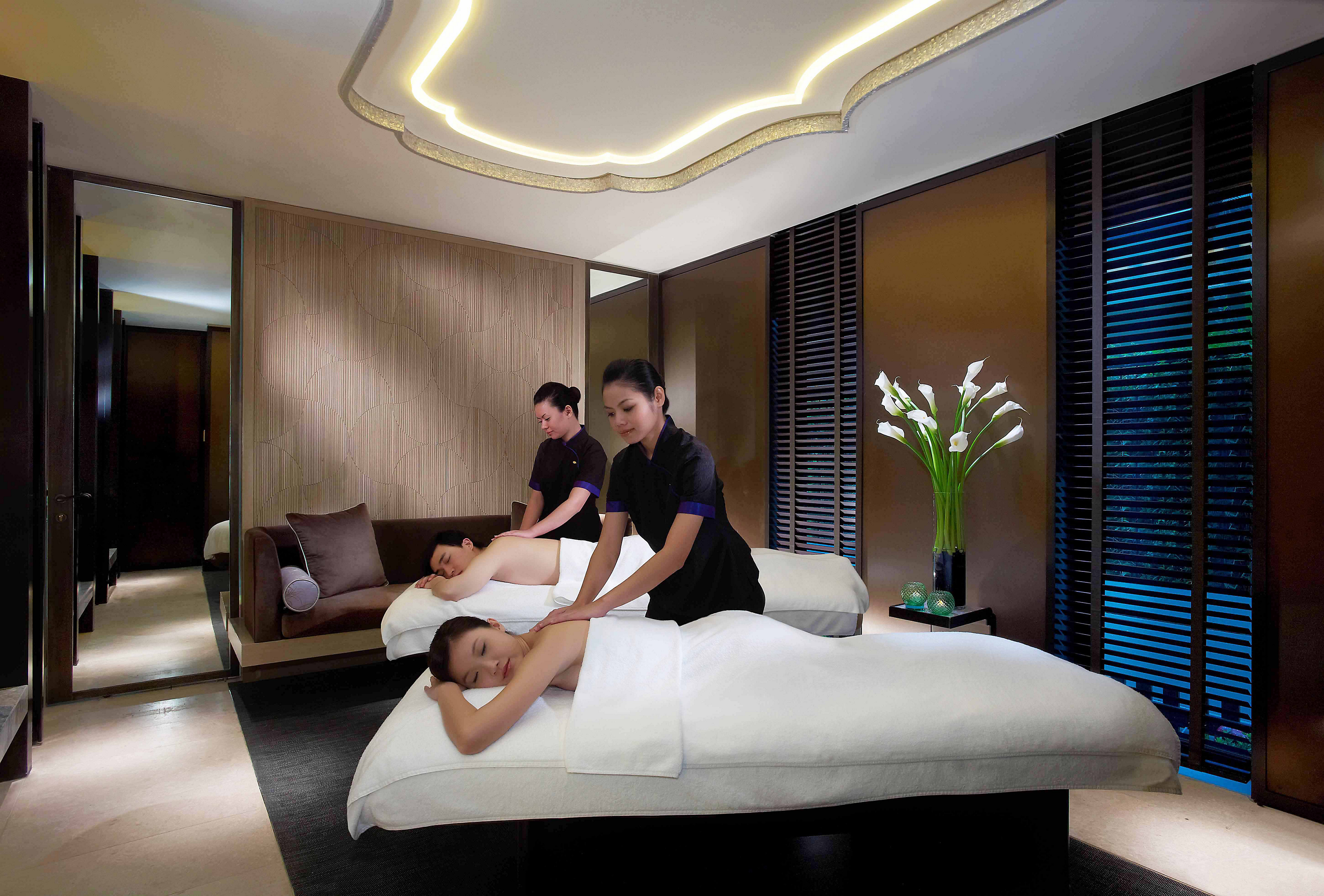 Hotel massage. Мандарин Ориентал спа Сингапур. Спа в отеле. Спа центр в гостинице. Спа салон в отеле.