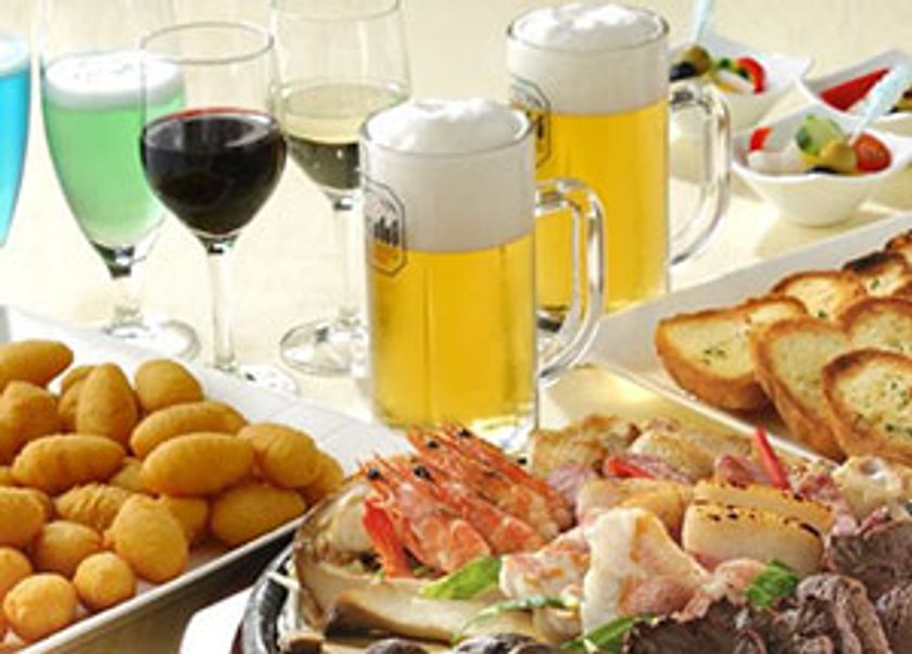 ホテル最上階からの夜景と冷たいビールでリフレッシュ！
特別期間はハワイアンライブやフラダンスもお楽しみいただける
スカイバンケット「ルミエール」“BEER FESTA 2017”
7月7日（金）より　第一ホテル東京 宴会場にて開催