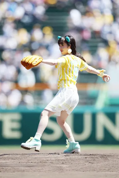 川上千尋 始球式