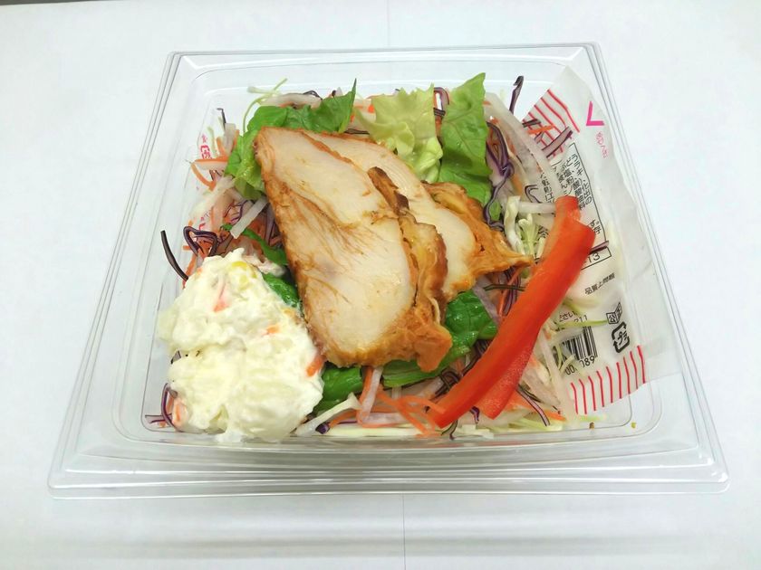 暑い季節に最適！
ピリッと辛い“エスニック”
東海地区限定商品　５/３０(火)より発売開始