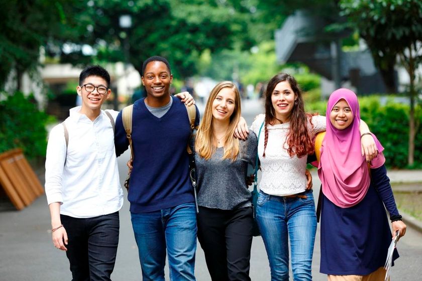 世界を見てきた先輩に学ぶ留学のいろは 
「学生留学アドバイザー」が始動！
毎週3回、和泉キャンパスにて