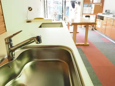 モッタイナイ倉庫　内観