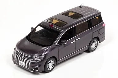 エルグランド暴走族対策車：左前