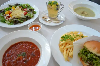 駐日英国大使館のレシピを再現したメニュー一例