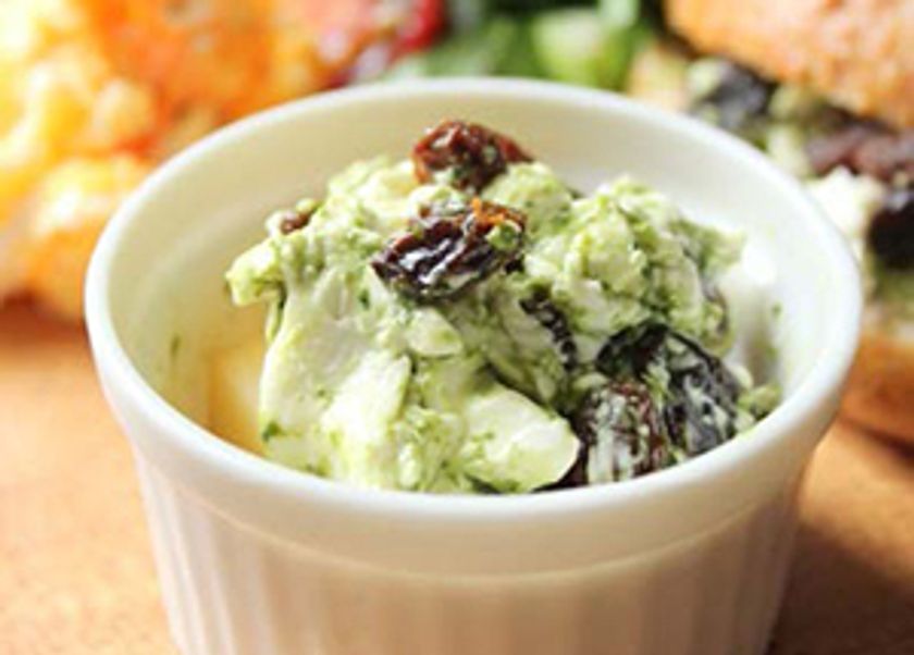 日本酒の熟成酒とレーズンがベストマッチ　
新たな喫食の提案