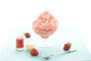 果物屋の丸ごと苺のかき氷(2)
