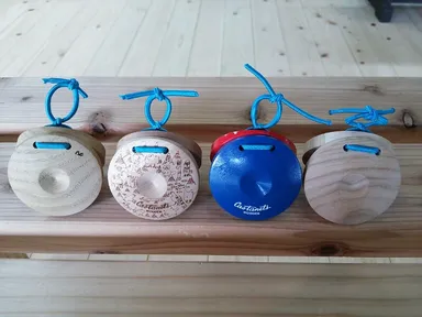 カスタネットの絵付けワークショップイメージ