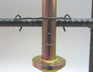 D10鉄筋とアンカーホルダーD13