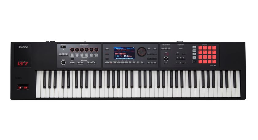 ROLAND　FA-07　76鍵盤　ワークステーションシンセサイザー