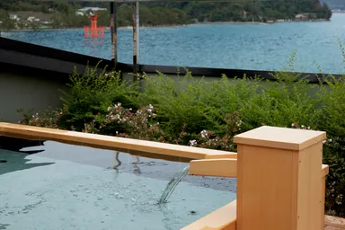 お風呂から臨む大鳥居