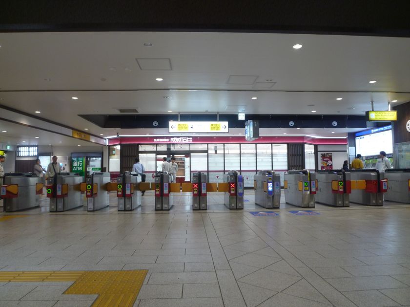 デザインコンセプトは「伏見の酒蔵」
近鉄丹波橋駅をリニューアル