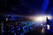 「NTT DOCOMO Presents MIYAVI 15th Anniversary Live "NEO TOKYO 15"」でのサイリウム演出風景