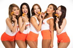 7月29日はHOOTERSで“チキン”を食べる日！『チキンウィング・ダブル増量キャンペーン』を実施