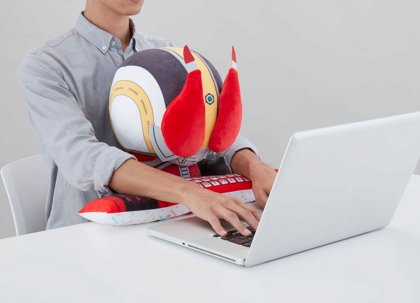 「仮面ライダー電王」PCクッションで“俺、参上!”
ソードフォーム&モモタロスが2頭身デフォルメ姿に