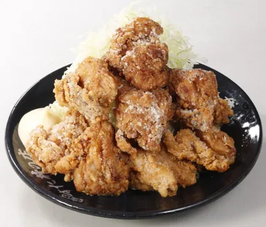 限定メニュー『鬼盛りすたみな唐揚げライス』商品イメージ