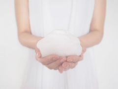 吸着力と洗浄力に優れた「海シルト」配合の“潤い素肌”に洗い上げる洗顔料が登場！