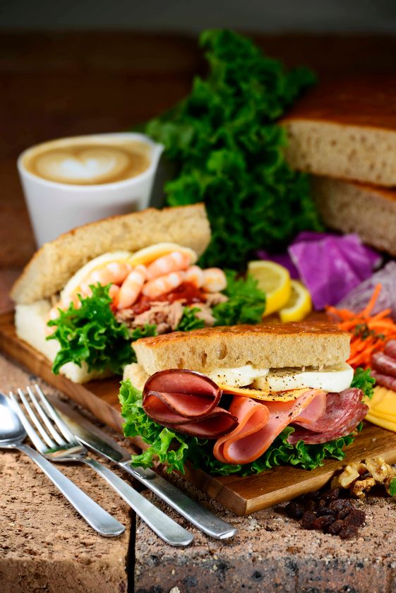 日本の新カフェスタイルを創造する！
焼きたてパン×こだわり珈琲の専門店が愛知県に誕生！