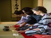 人との交流・日本文化にふれる茶道体験(京都ゲストイン長岡京)