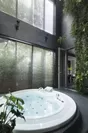 『ORDER　GRAN　AKASAKA』モデルハウス内ホームスパに提案・施工した壁面緑化