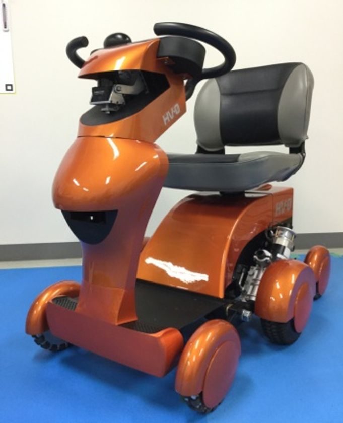 理工学部・黒田洋司教授（ロボット工学研究室）
が技術協力した外出支援ロボットについて
７月２０日、デモンストレーションを開催