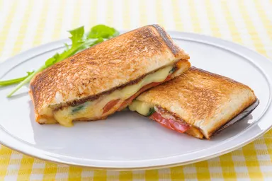 朝食レシピ第3位　愛知県代表　八丁味噌のイタリア風ホットサンド