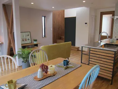 ダイニングとリビング