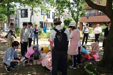 「むすび塾」では保育園の子どもたちと避難訓練