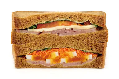 カフェサンド(ベーコンと緑黄色野菜のパワーサラダ)