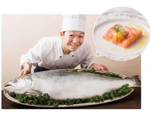 BIGサーモンのスモーク　柿と蕪のラヴィゴット