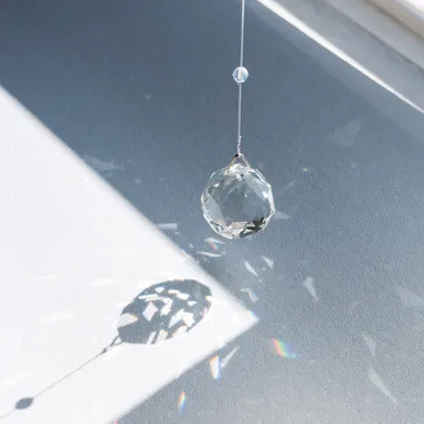 サンキャッチャーB(光を当てた様子)