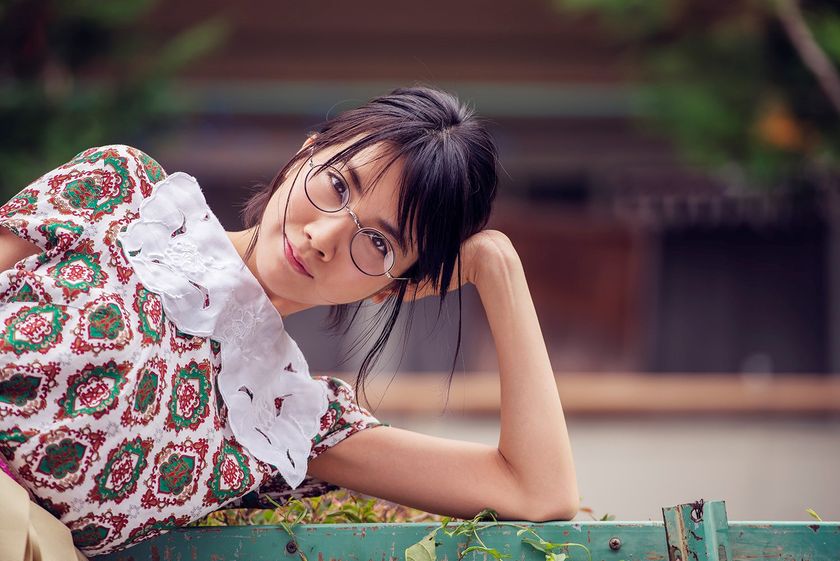 復活が話題のメガネグラビア「ビジョメガネ」に
NHK連続テレビ小説『ひよっこ』で
メガネ姿を披露中の女優・松本穂香が登場！
電子雑誌『デジモノステーション』
2017年10月号 8月25日（金）発売