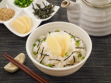 「岩下の新生姜 梅こんぶ茶味 あったか茶漬け」調理例