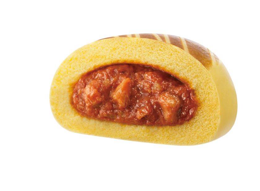 ナンをイメージした生地で包んだ
スパイスの香りを楽しむ「バターチキンカレーまん」
9/1(金)より順次発売開始